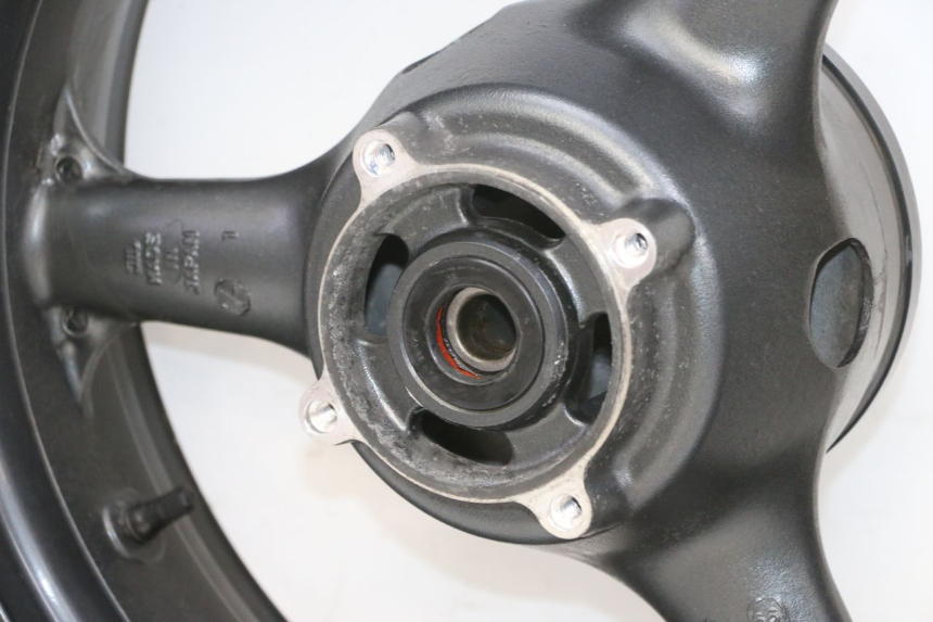 photo de REAR RIM KAWASAKI ZR 7 750 (1999 - 2001) - Focus on structure