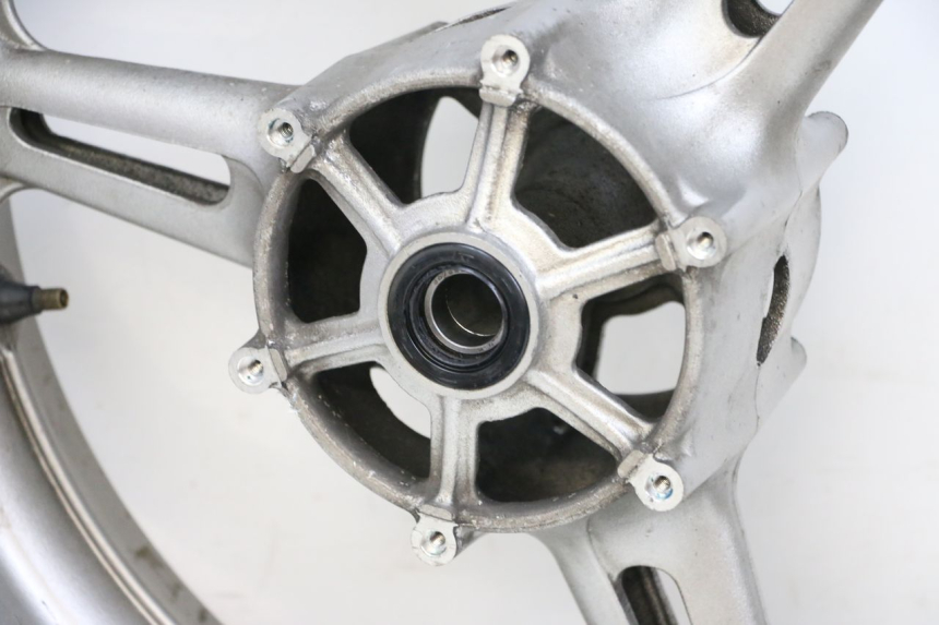 photo de FRONT WHEEL RIM YAMAHA FJR ABS 1300 (2006 - 2012) - Focus on structure