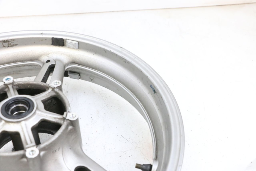 photo de FRONT WHEEL RIM YAMAHA FJR ABS 1300 (2006 - 2012) - Technical close-up