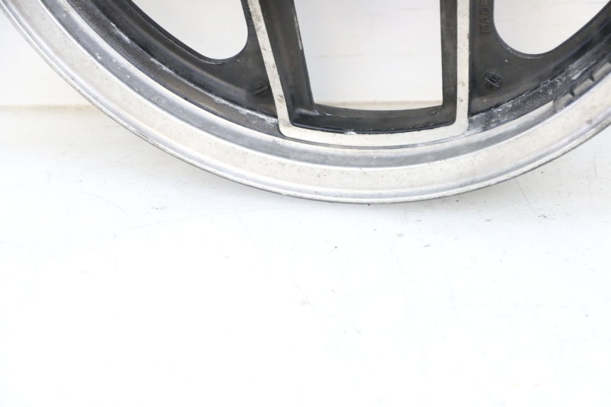 photo de FRONT RIM KAWASAKI GPZ RX 1000 (1986 - 1988) - High-resolution close-up