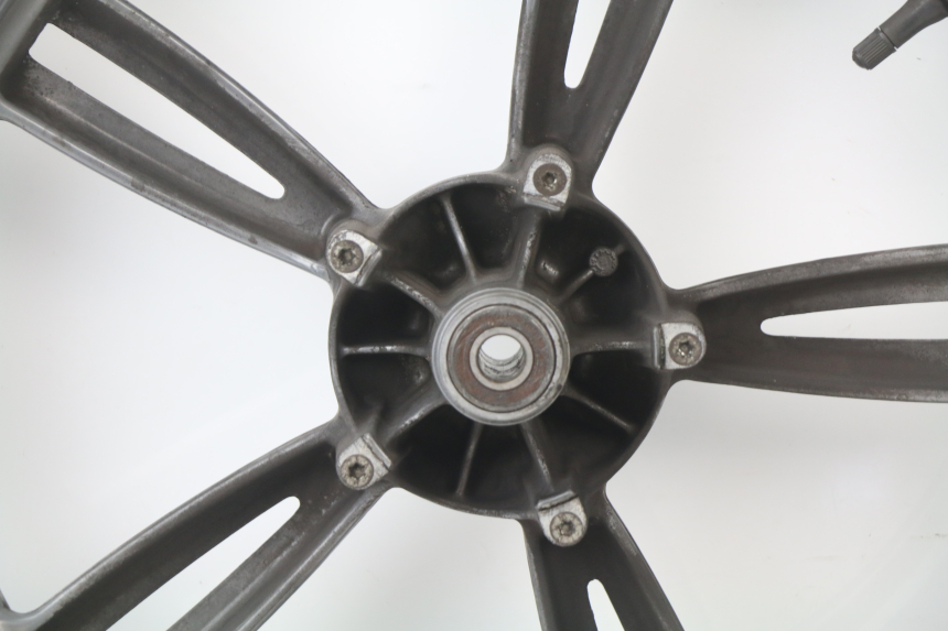 photo de FRONT RIM PEUGEOT LOOXOR 125 (2002 - 2006) - Surface and material condition