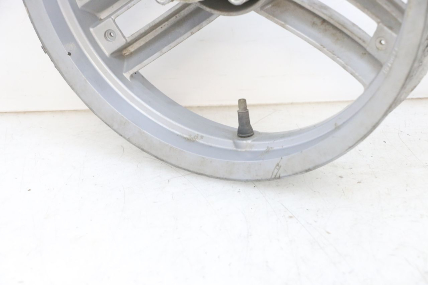 photo de FRONT WHEEL RIM PEUGEOT LUDIX 50 (2008 - 2017) - High-resolution close-up