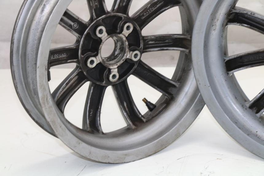 photo de FRONT WHEEL RIM PIAGGIO MP3 LT 400 (2007 - 2012)