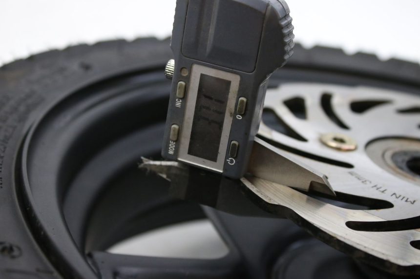 photo de FRONT WHEEL KEEWAY RY6 2T 50 (2011 - 2019)