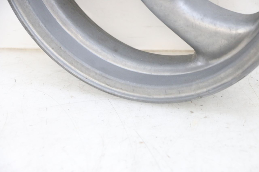 photo de FRONT RIM PEUGEOT VIVACITY 100 (1999 - 2008) - Additional view of the item