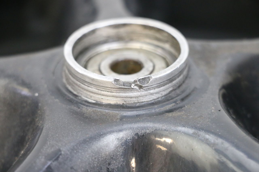 photo de FRONT RIM AND TIRE MBK BOOSTER SPIRIT 50 (2004 - 2017) - Fixing points details