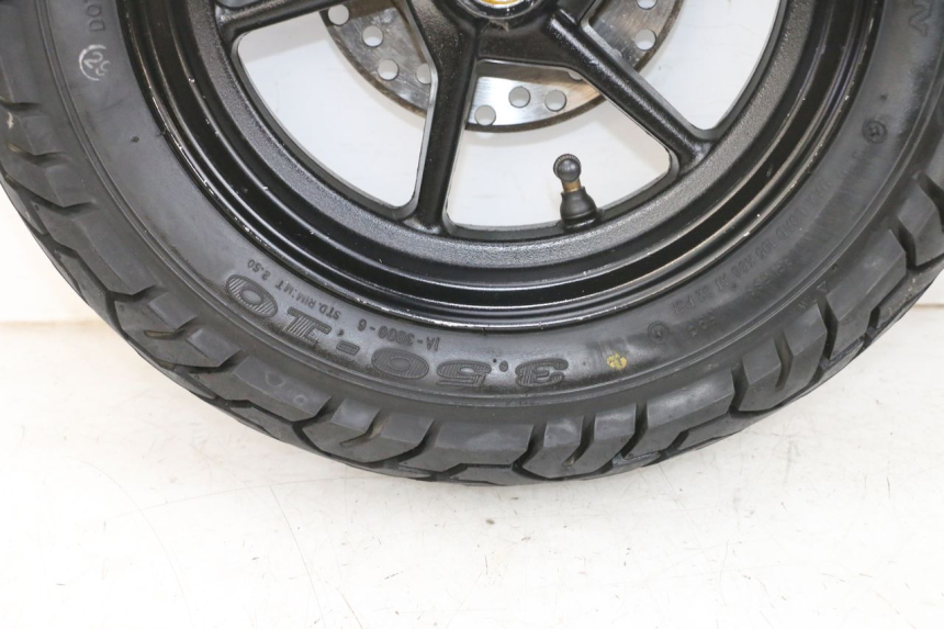 photo de FRONT RIM AND TIRE LONGJIA DIGITA 4T 50 (2019 - 2022) - High-resolution close-up