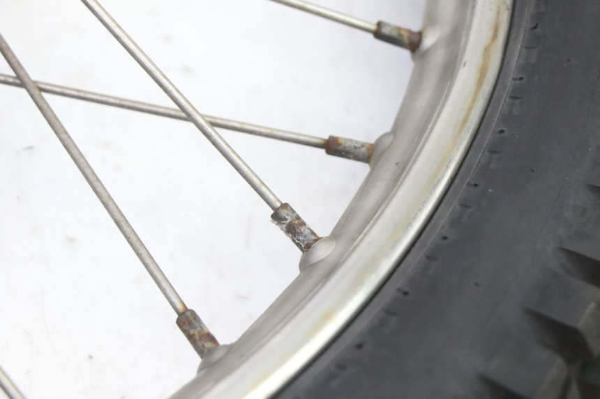 photo de FRONT RIM AND TIRE APRILIA ETX 125 (1998 - 2002)