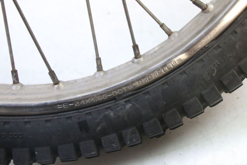 photo de FRONT RIM AND TIRE APRILIA ETX 125 (1998 - 2002)