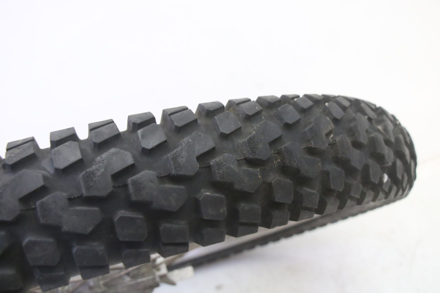 photo de FRONT RIM AND TIRE APRILIA ETX 125 (1998 - 2002)
