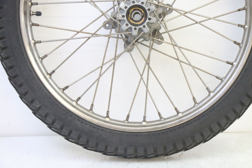photo de FRONT RIM AND TIRE APRILIA ETX 125 (1998 - 2002)