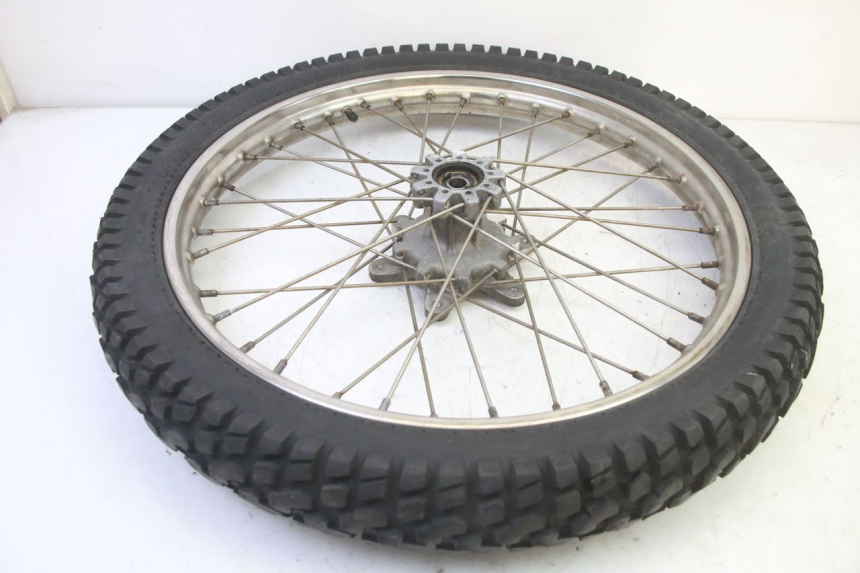 photo de FRONT RIM AND TIRE APRILIA ETX 125 (1998 - 2002)