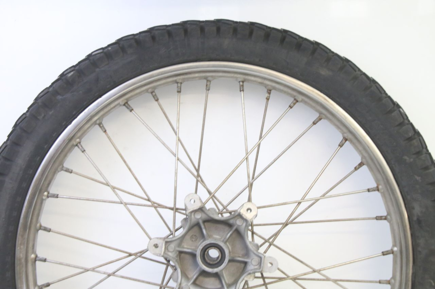 photo de FRONT RIM AND TIRE APRILIA ETX 125 (1998 - 2002)