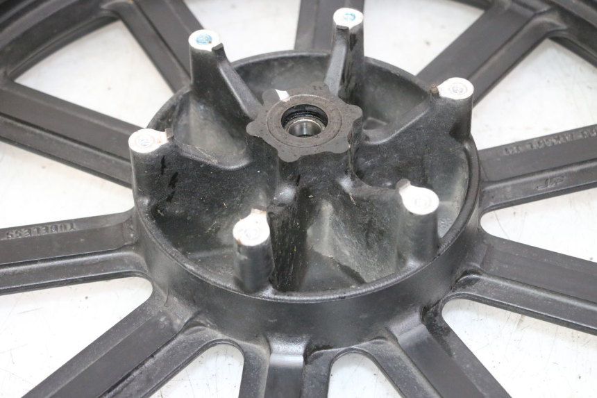 photo de FRONT RIM AND TIRE KEEWAY K-LIGHT KLIGHT 125 (2018 - 2025) - High-resolution close-up