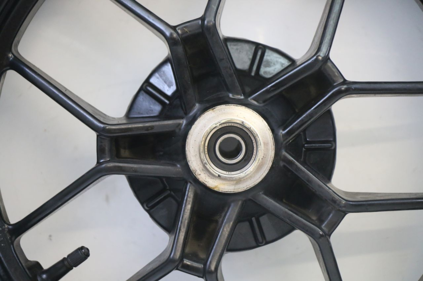 photo de FRONT RIM AND TIRE PIAGGIO NEW TYPHOON 50 (2018 - 2021)