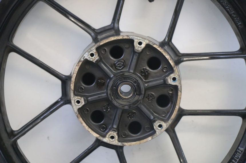 photo de FRONT RIM AND TIRE PIAGGIO NEW TYPHOON 50 (2018 - 2021)