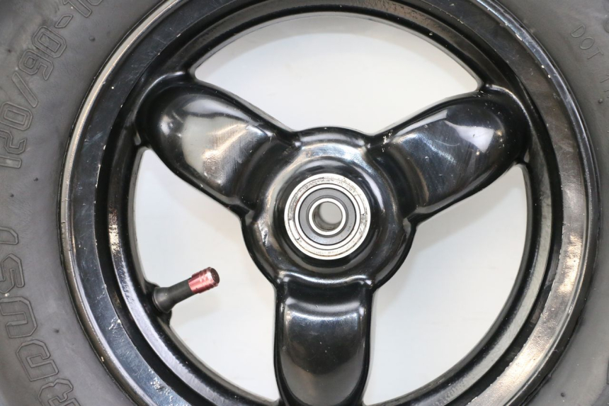 photo de FRONT RIM AND TIRE PEUGEOT TKR TREKKER FURIOUS 50 (2005 - 2014)