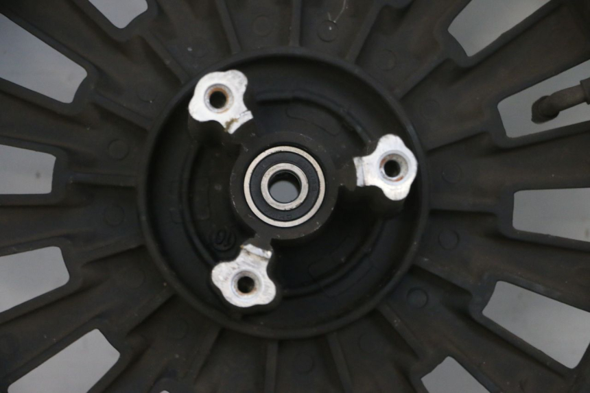 photo de FRONT RIM AND TIRE EFUN PUSA 1 - High-resolution close-up