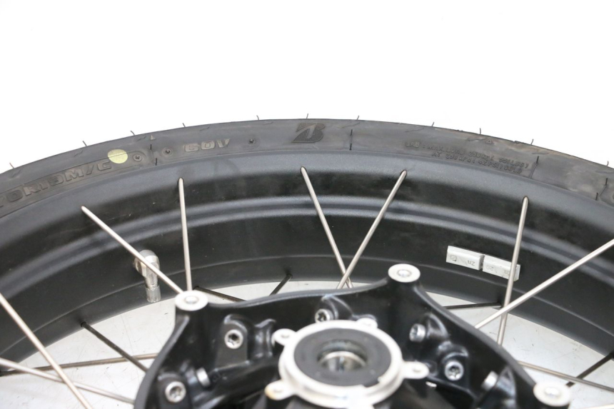 photo de FRONT RIM AND TIRE BMW R GS 1250 (2021 - 2024) - Distinctive features