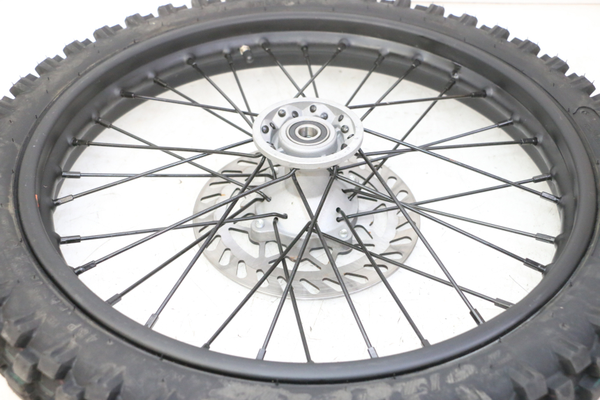 photo de FRONT RIM AND TIRE APOLLO RFZ 150