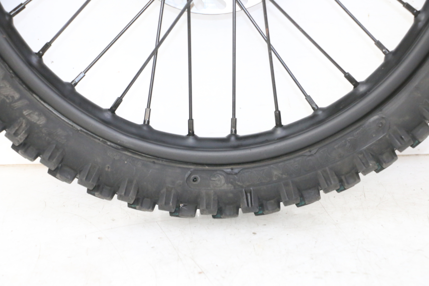photo de FRONT RIM AND TIRE APOLLO RFZ 150