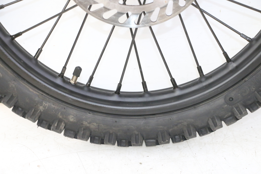 photo de FRONT RIM AND TIRE APOLLO RFZ 150