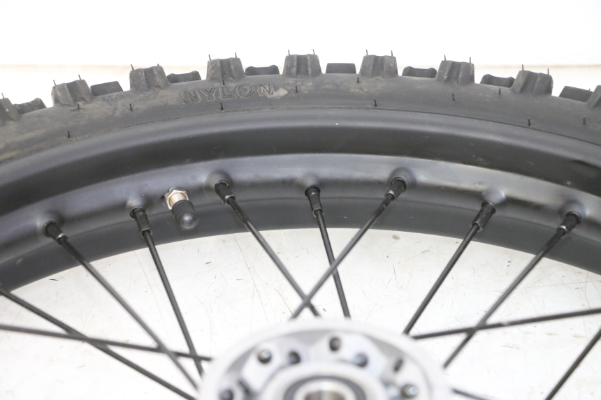 photo de FRONT RIM AND TIRE APOLLO RFZ 150