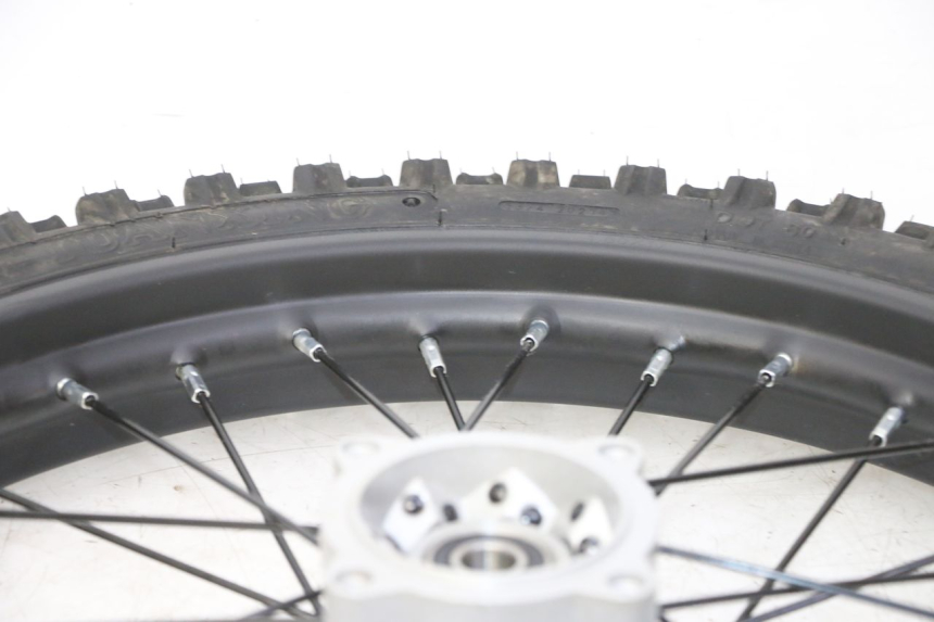 photo de FRONT RIM AND TIRE APOLLO RFZ 125