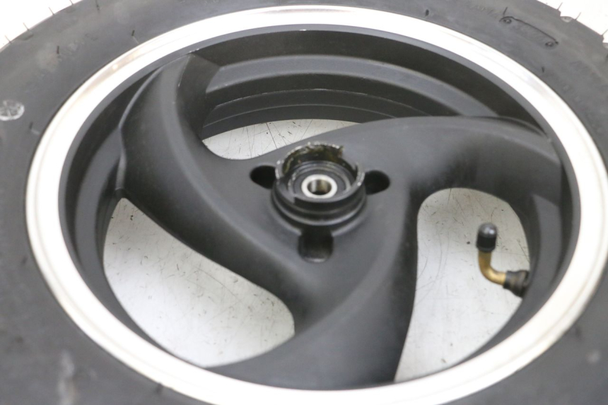 photo de FRONT RIM AND TIRE JM MOTORS SANTANA EVO 50 (2024 - 2026) - Technical close-up