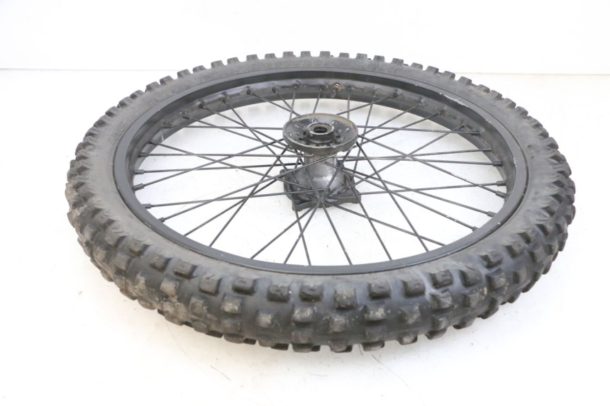photo de FRONT RIM AND TIRE YAMAHA TTR 125 (2000 - 2020) - Fixing points details