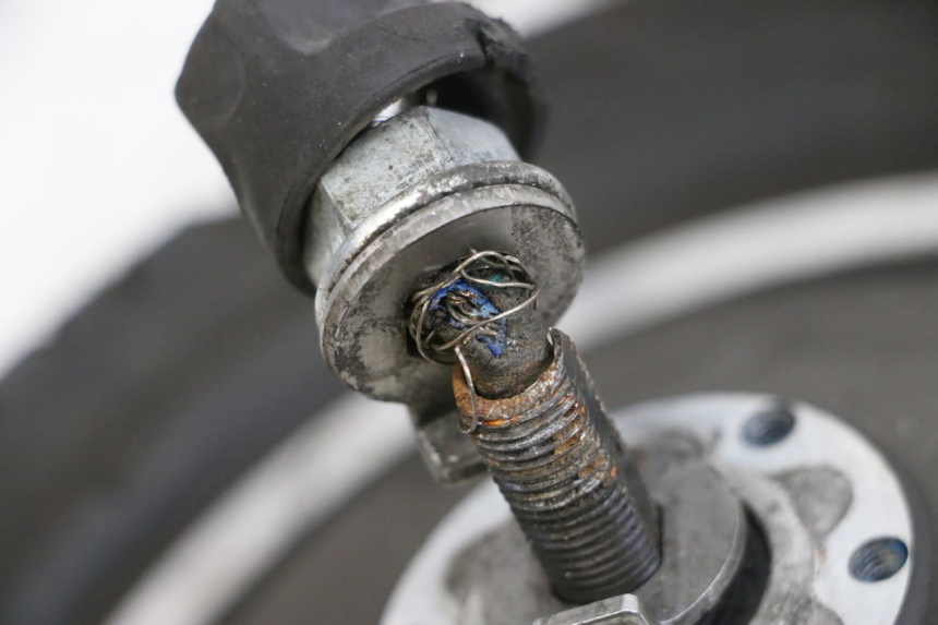 photo de FRONT RIM AND TIRE DUALTRON VICTOR LIMITED 1