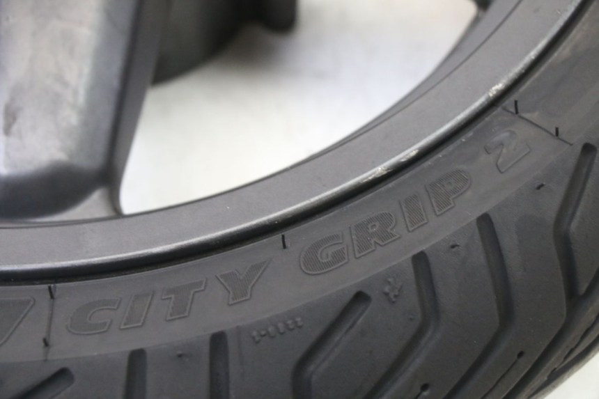 photo de FRONT RIM AND TIRE YAMAHA X-MAX XMAX 125 (2010 - 2014)