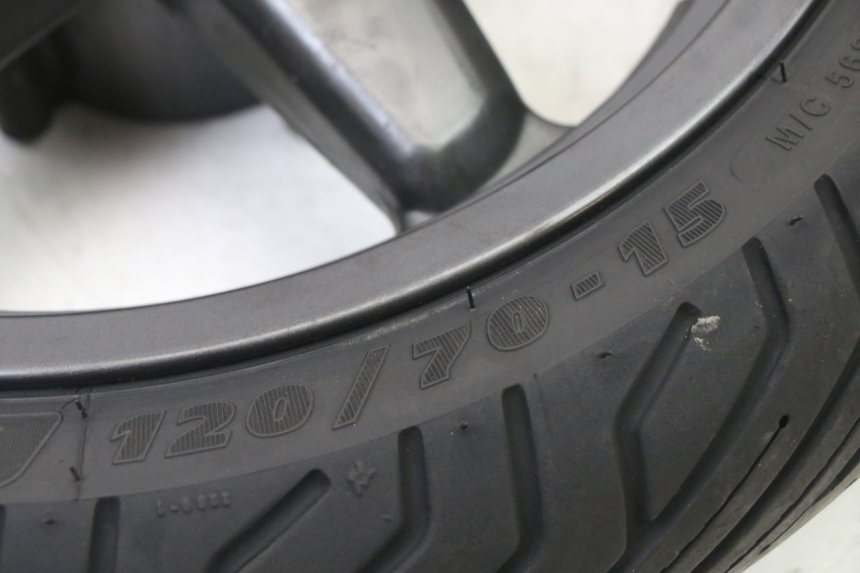 photo de FRONT RIM AND TIRE YAMAHA X-MAX XMAX 125 (2010 - 2014)