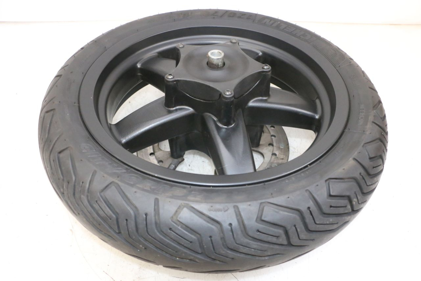 photo de FRONT RIM AND TIRE PIAGGIO XEVO - X EVO 125 (2007 - 2016) - Fixing points details