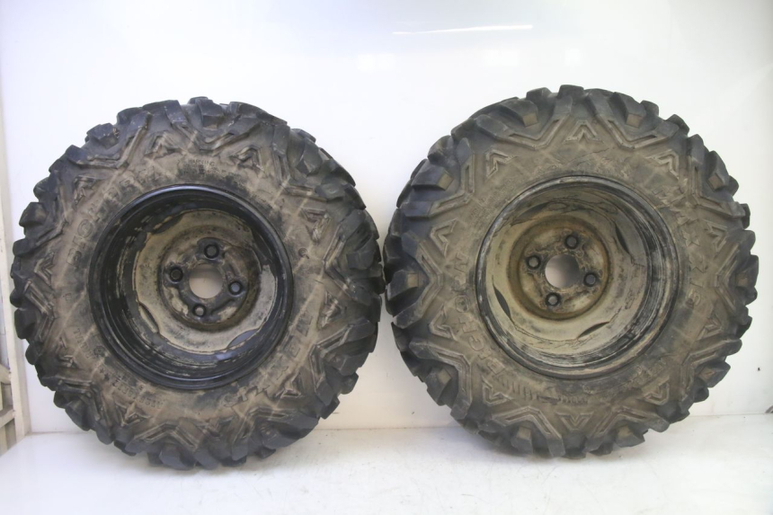 photo de FRONT RIM AND TIRE YAMAHA YFM GRIZZLY 550 (2008 - 2015)