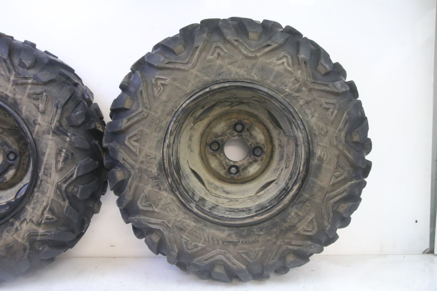 photo de FRONT RIM AND TIRE YAMAHA YFM GRIZZLY 550 (2008 - 2015)