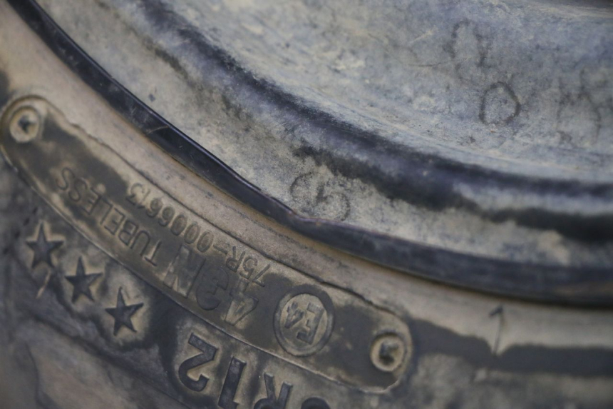 photo de FRONT RIM AND TIRE YAMAHA YFM GRIZZLY 550 (2008 - 2015)