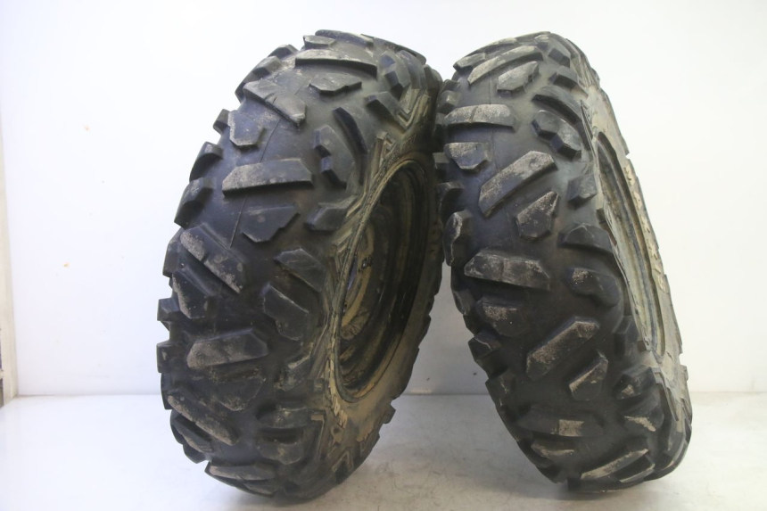 photo de FRONT RIM AND TIRE YAMAHA YFM GRIZZLY 550 (2008 - 2015)