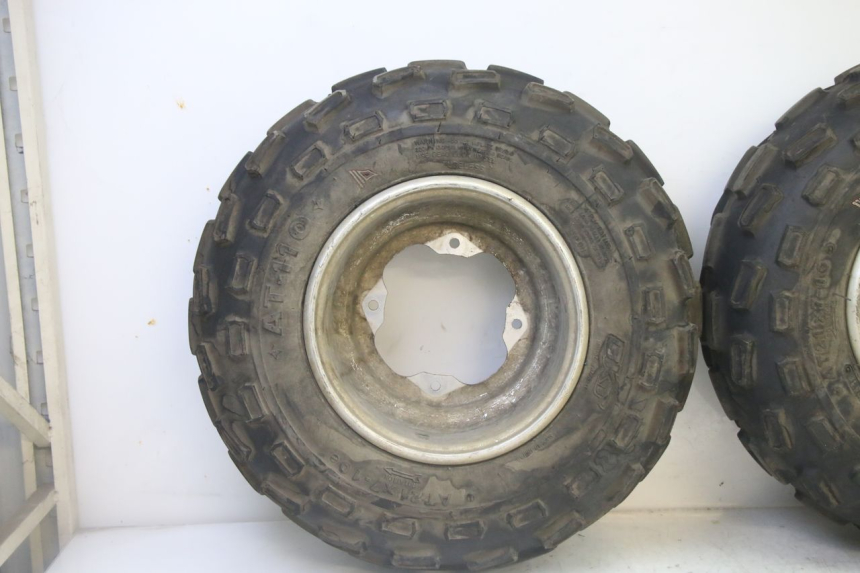 photo de FRONT RIM AND TIRE YAMAHA YFM R RAPTOR 250 (2008 - 2014)