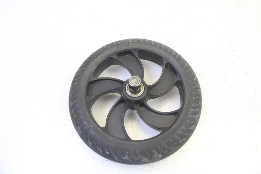 photo de FRONT RIM AND TIRE MOOVWAY Z8 1