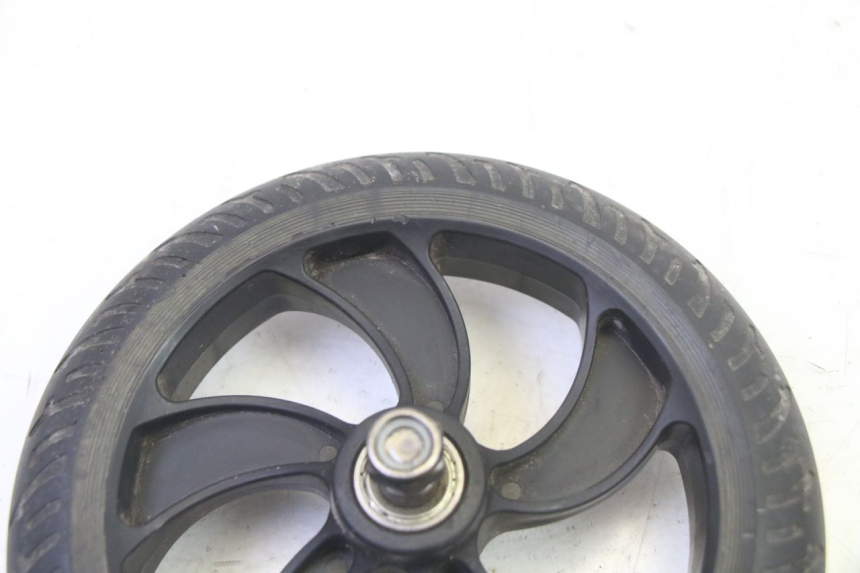 photo de FRONT RIM AND TIRE MOOVWAY Z8 1