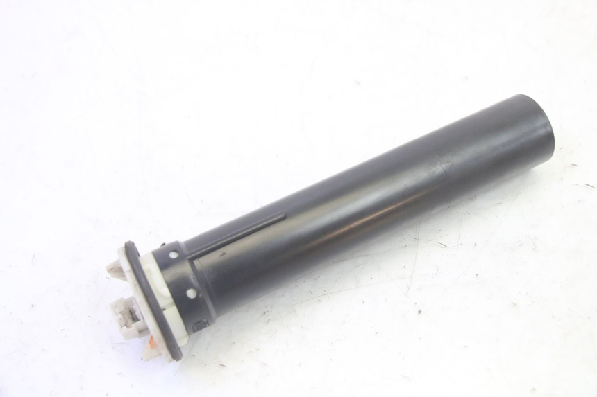 photo de FUEL TANK GAUGE PIAGGIO MP3 RL 250 (2007 - 2010) - Alternative perspective