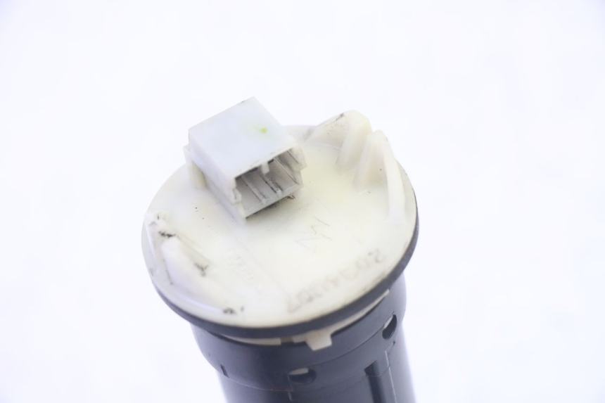 photo de FUEL TANK GAUGE PIAGGIO X8 125 (2004 - 2007) - Alternative perspective