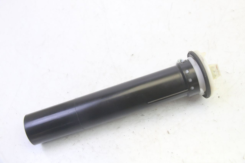 photo de FUEL TANK GAUGE PIAGGIO XEVO - X EVO 125 (2007 - 2016) - Zoom on usage condition