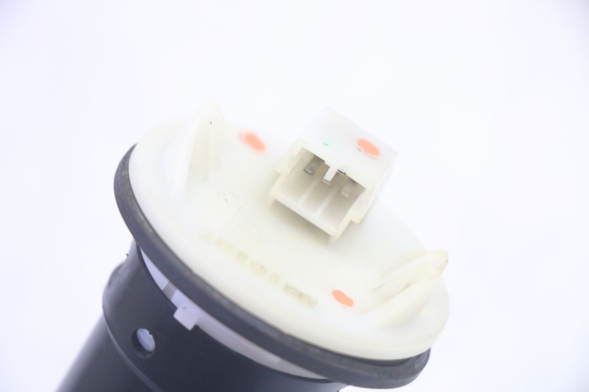 photo de FUEL TANK GAUGE PIAGGIO XEVO - X EVO 125 (2007 - 2016) - Alternative perspective