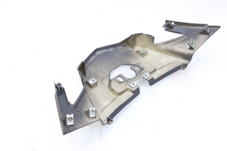 photo de REAR MIDDLE PANEL QUADRO 4 4D 350 (2015 - 2018)