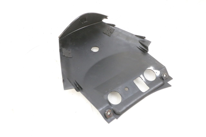 photo de REAR FAIRING JUNCTION SUZUKI BURGMAN 125 (2007 - 2014) - Alternative perspective
