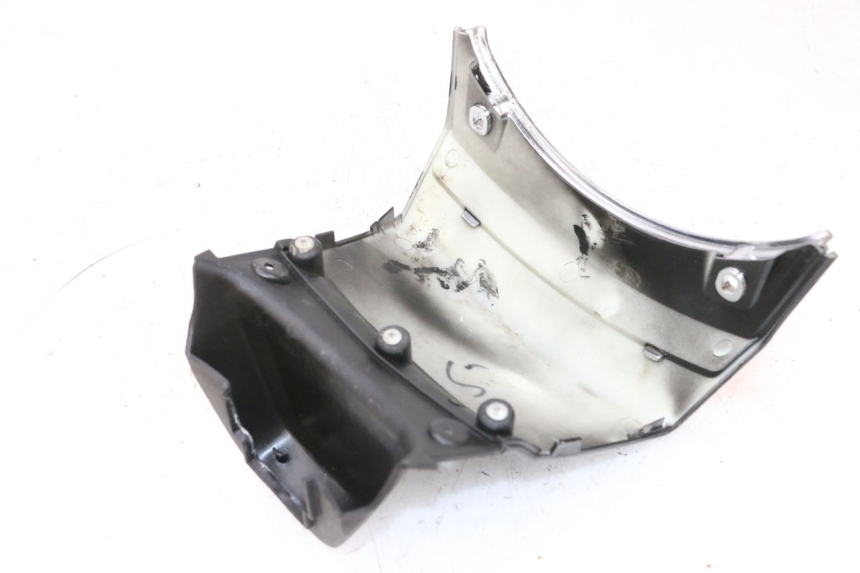 photo de REAR MIDDLE PANEL JM MOTORS GTS 125 (2015 - 2019) - Zoom on usage condition