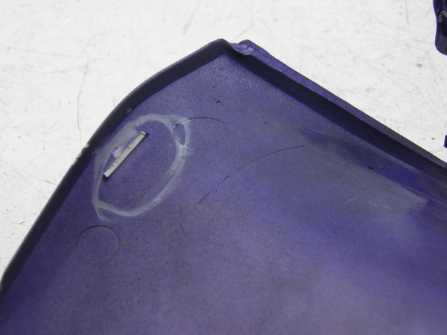 photo de REAR MIDDLE PANEL HONDA FES FORESIGHT 250 (1997 - 2002) - Fixing points details