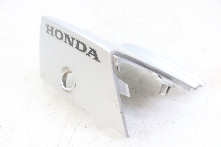 photo de REAR FAIRING JUNCTION HONDA SCV LEAD 100 (2003 - 2007)